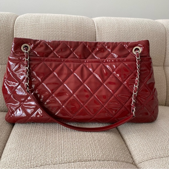 CHANEL red patent leather quilted bag - Picture 2 of 16